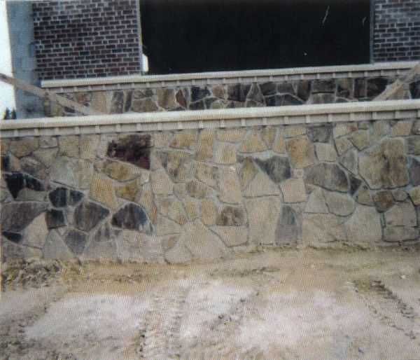 rubble3.jpg (68287 bytes)